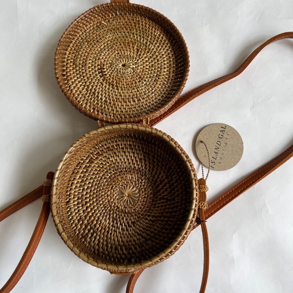 Rattan Woven Crossbody Bag Circle Round Long Strap Brown Island Gal New - Picture 5 of 9